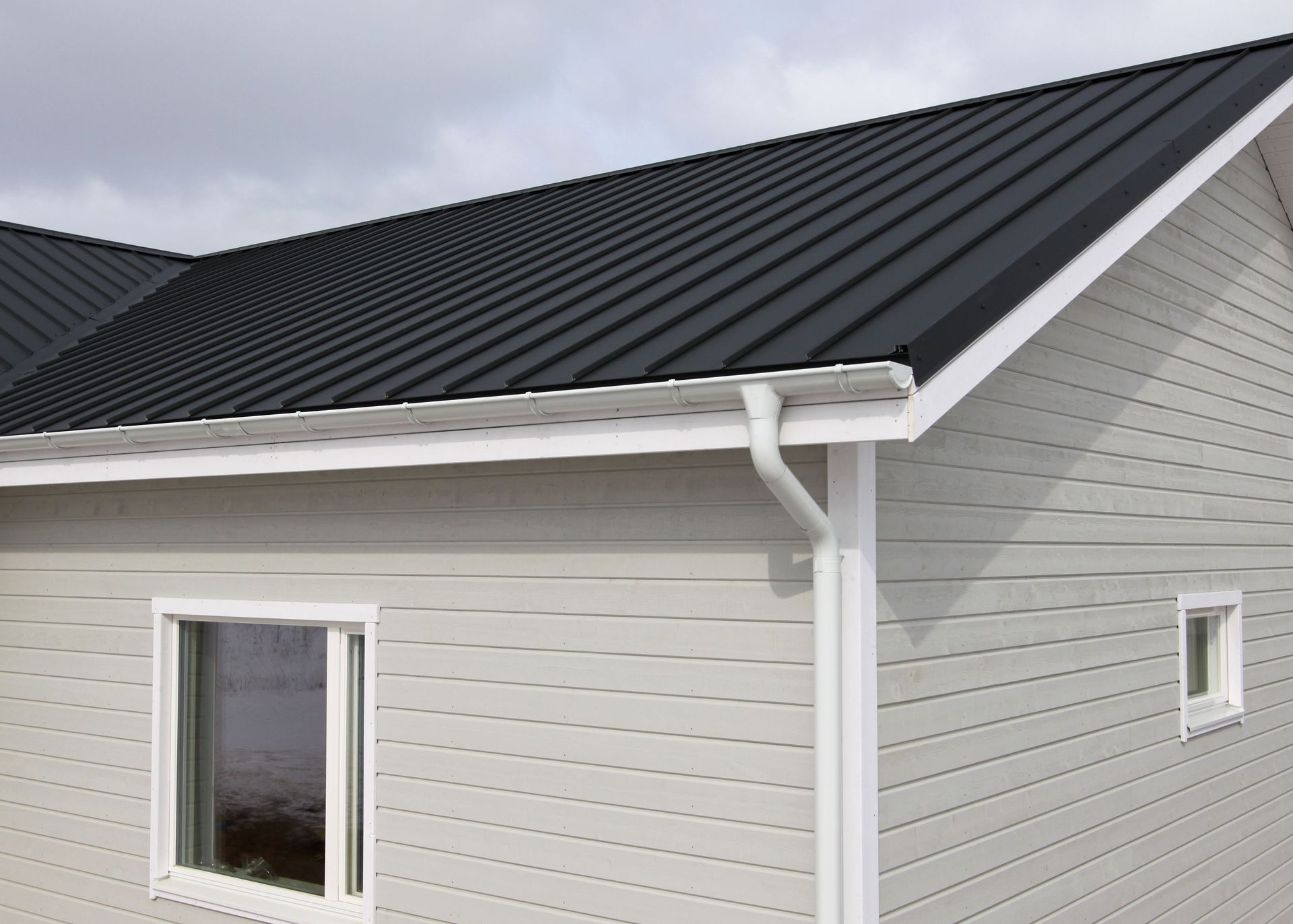 Why Metal Roofs Are a Great Option for Southern Louisiana Residents